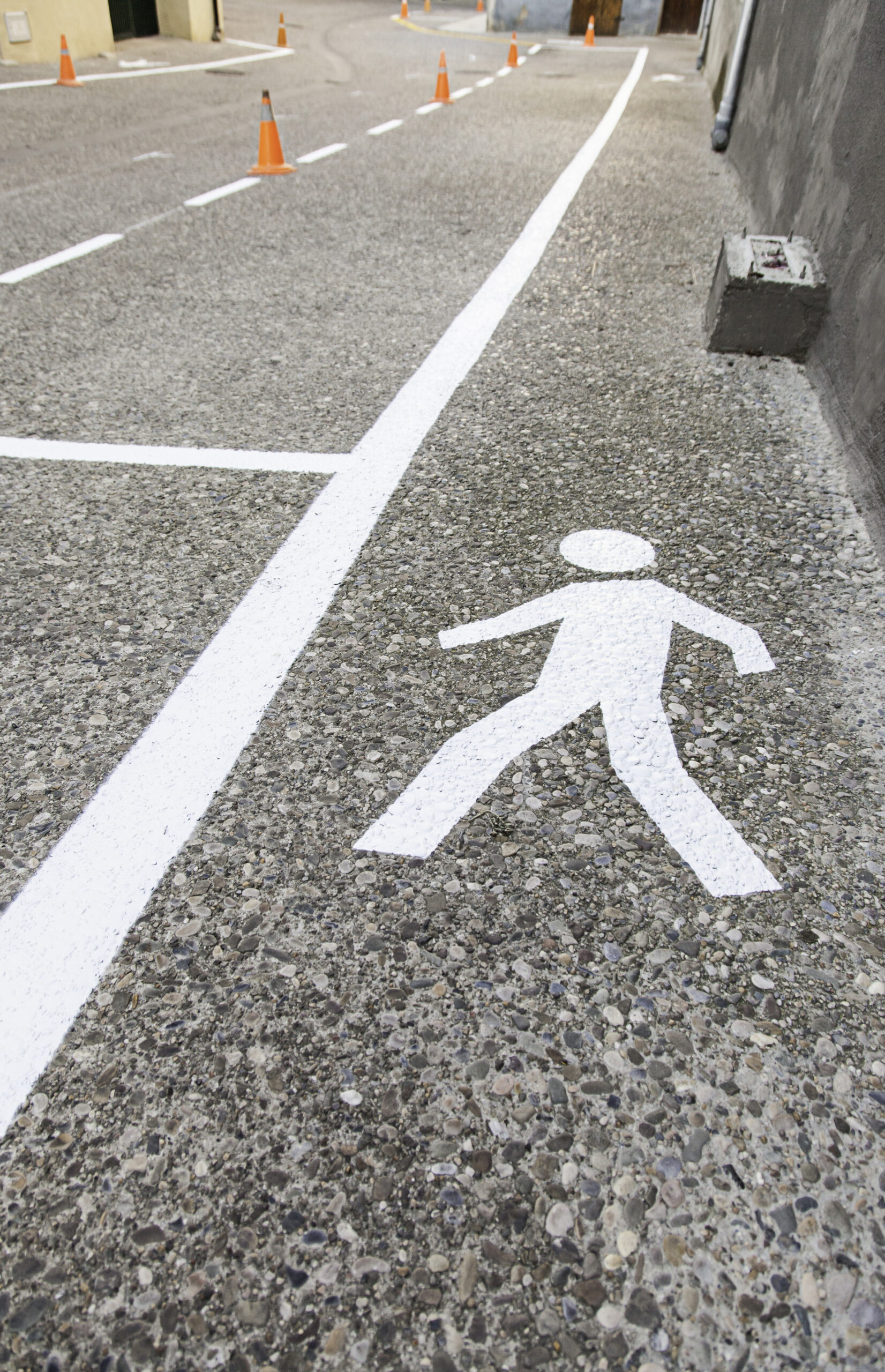 Piéton sur l'asphalte détail d'une zone